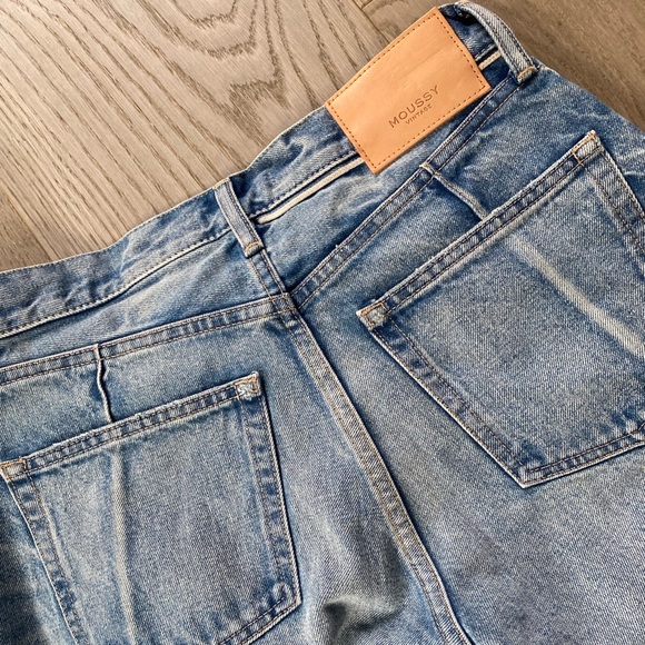 Moussy White Washed Jean - Picture 3 of 5